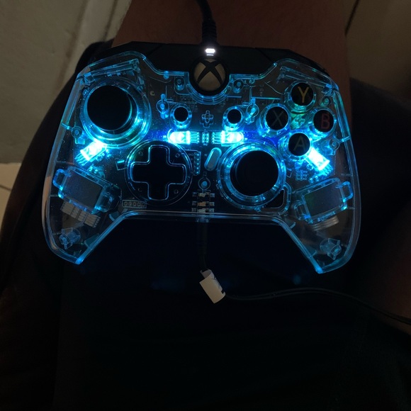 Xbox one controller - Picture 3 of 4